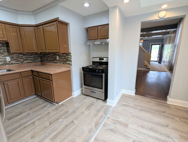 Photo - Spacious 4 Bedroom 2 Full Bathroom Home (Perry South)