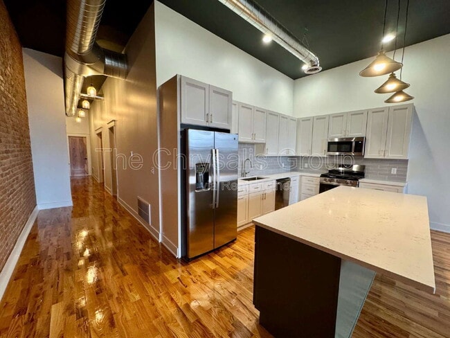 Building Photo - 209 W Main St Unit 2b