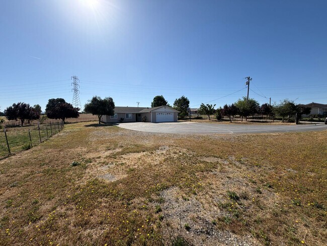 Photo - 3 Bed 2 Bath Country Home