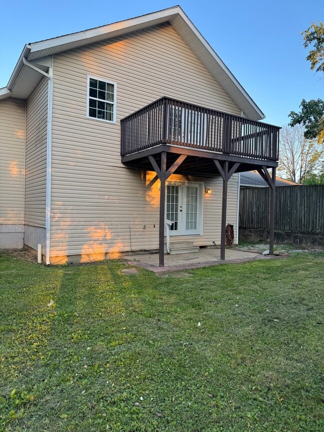 Photo - 223 N Queens Ct
