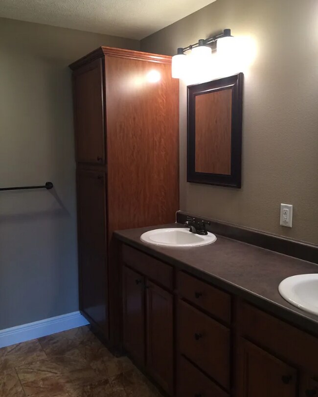 Photo - Fully Fenced 4 Bedroom Home - Pearson Park/Strafford MO