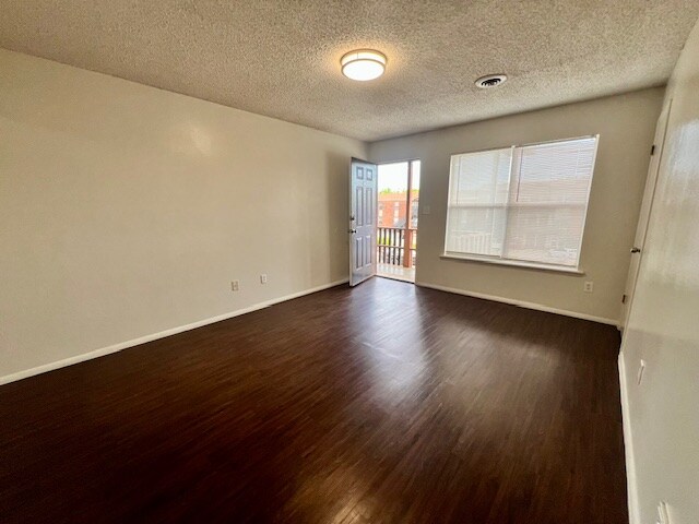 Photo - 920 N Leverett Ave Unidad 705