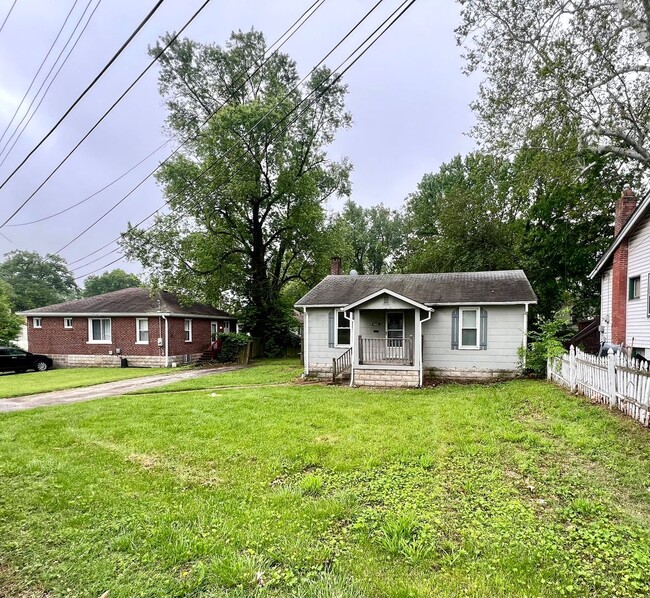 Charming 2 Bedroom, 1 Bath Home - Presente... - Charming 2 Bedroom, 1 Bath Home - Presente...