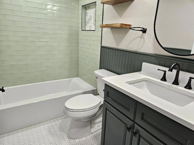 Photo - 110 Lexington Rd