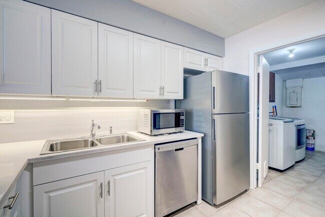 Photo - 3929 Kenas St