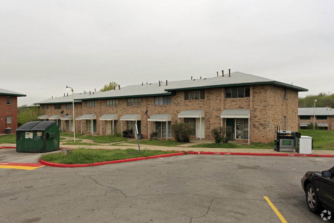 Grand Boulevard Townhomes - Grand Boulevard Townhomes
