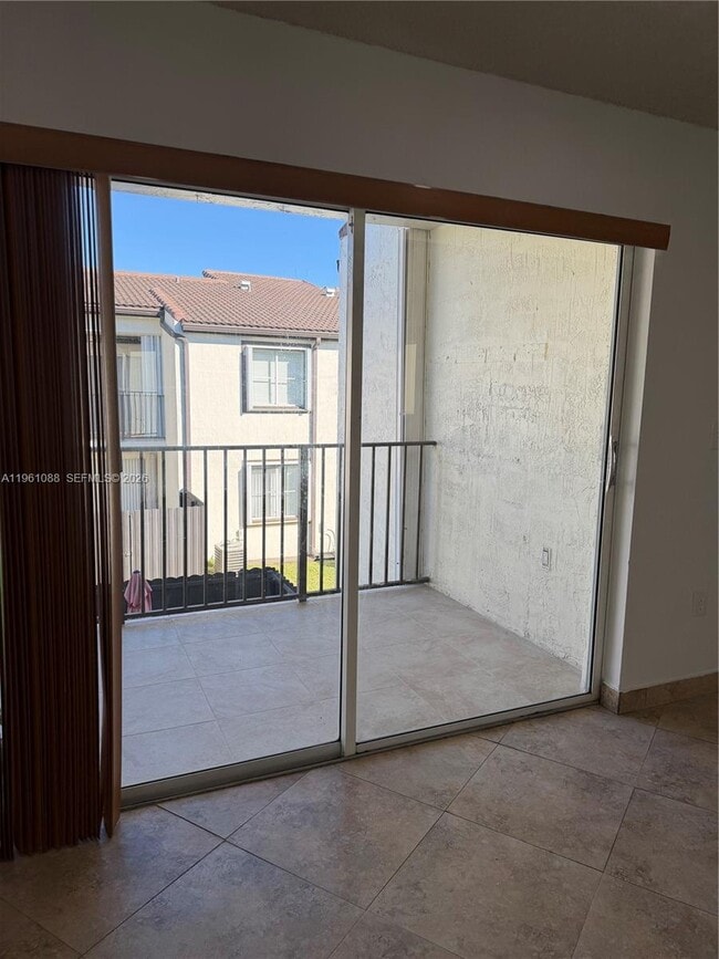 Photo - 1181 NW 125th Pl Unidad 203