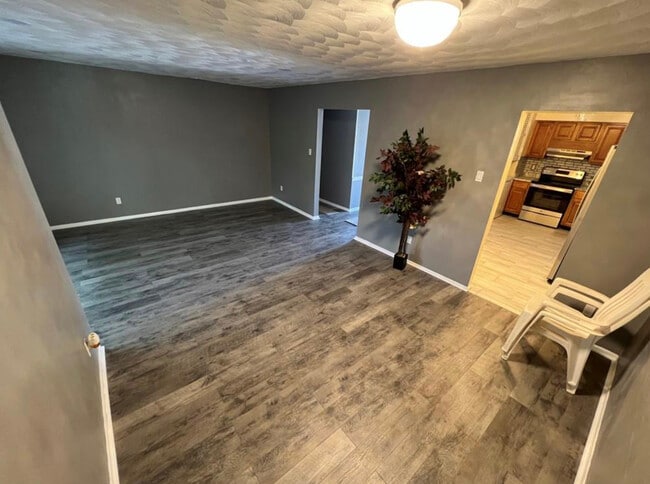 Photo - 1317 W Tanners Creek Dr