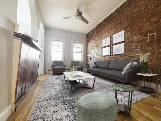 Building Photo - 4 St Mark St Unit 3