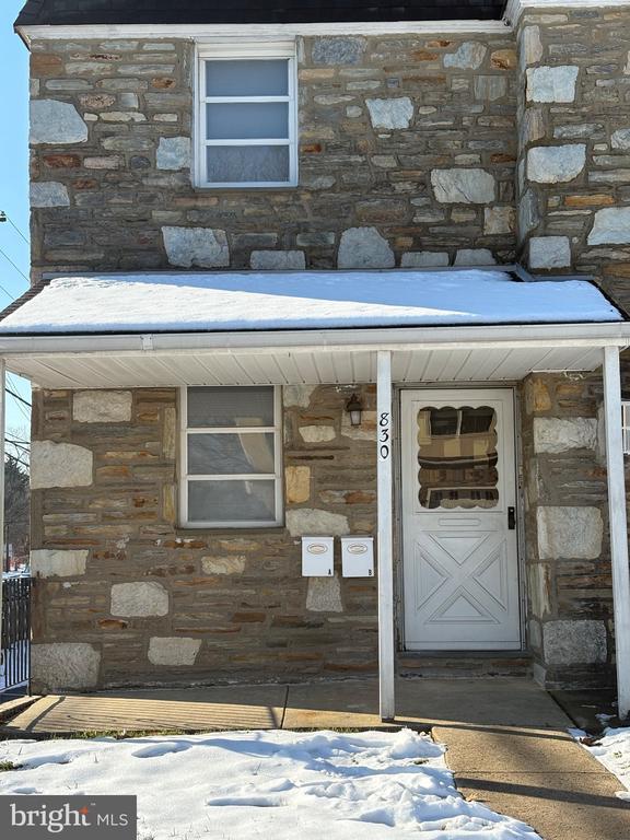 Building Photo - 830 Emerson St