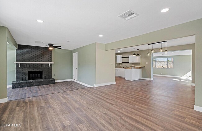 Photo - 10096 Ontario Ave