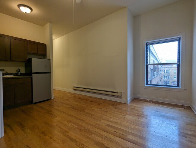 Photo - 813 W Cornelia Ave Unidad 310