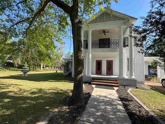 Building Photo - 305 W Main St Rental