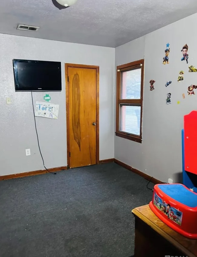 Photo - 4 bedrooms 1.5 baths