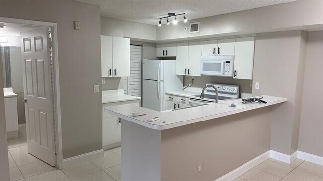 Building Photo - 2600 S University Dr Unit 112 Rental