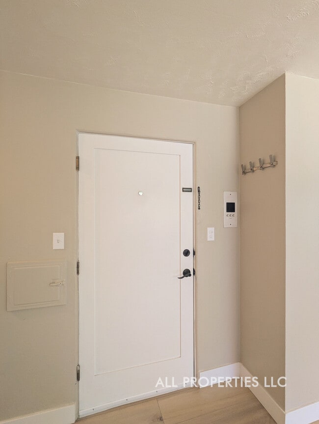 Photo - 200 Sherman St