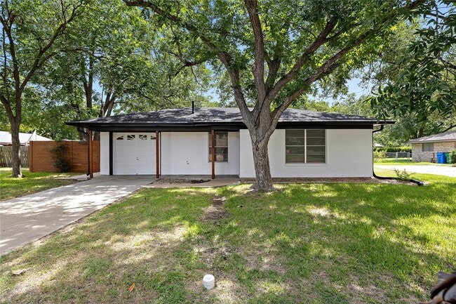 Photo - 2304 Lathan Ln House