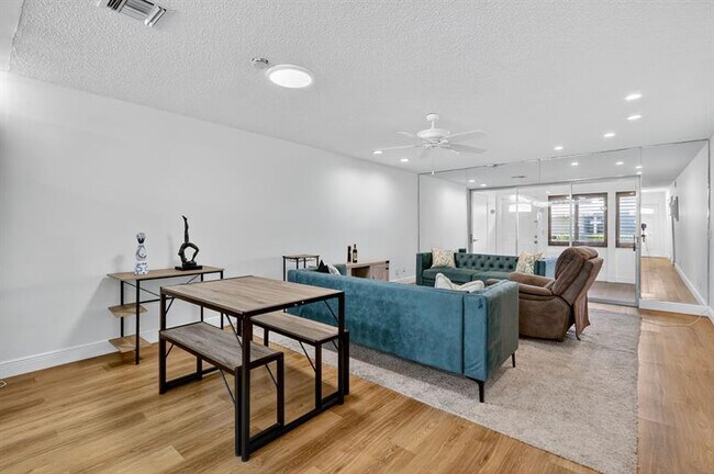 Photo - 448 Franconia Cir