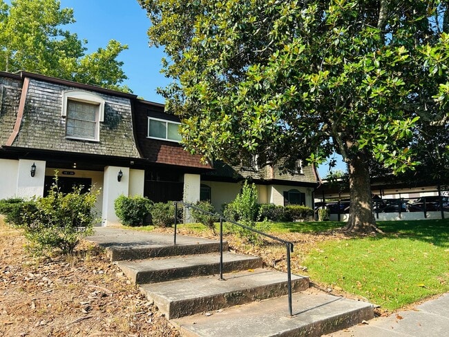 Photo - Wow! Newly renovated 2 bedroom 2 bathroom unit in Lithonia. Must see!