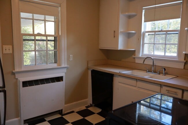 Photo - 506 Monticello Dr NW