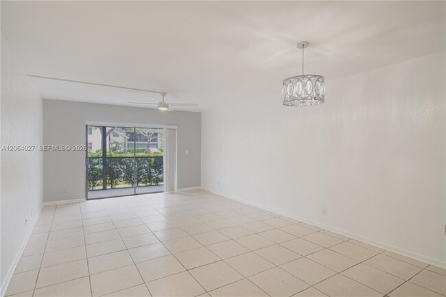 Building Photo - 2830 Riverside Dr Unit 107-3