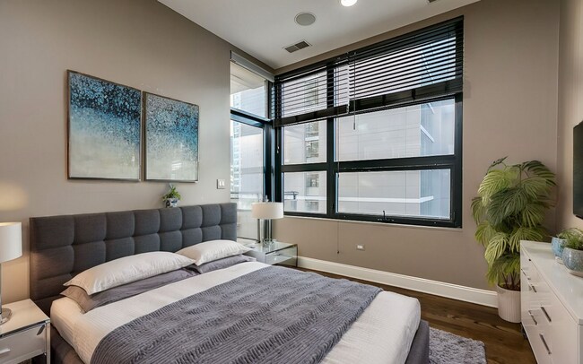 Photo - 101 W Superior St Unidad 606