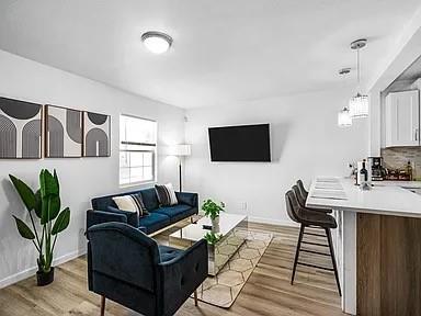 Photo - 2254 Areba St