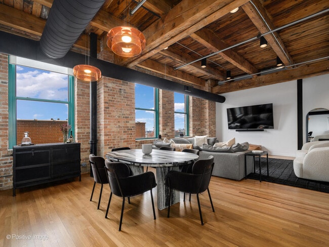 Photo - 312 N May St Unit 5G