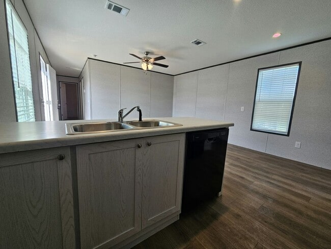 Photo - 507 Suwanee Dr