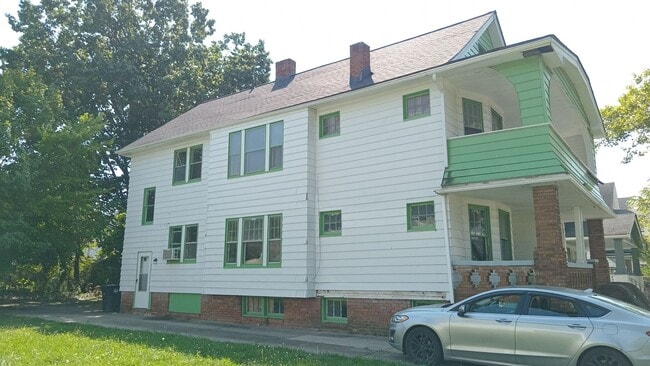 3645 E 153rd St Unidad 2