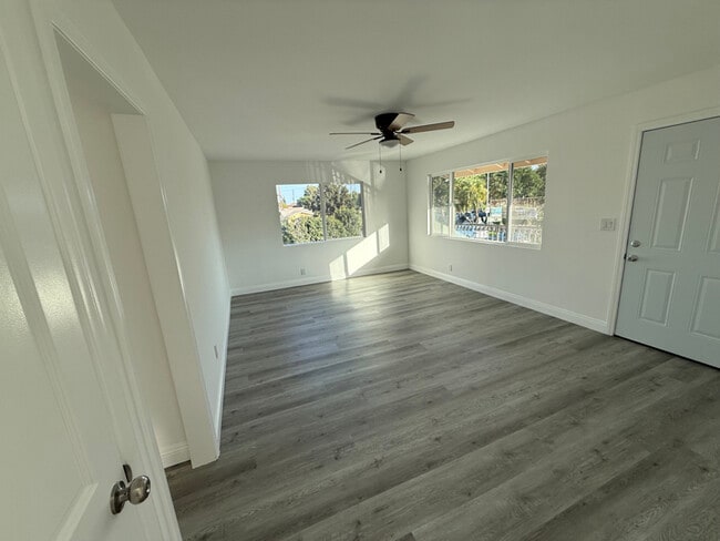 Photo - 3275 Saturn Ave Unidad A