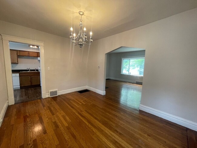 Photo - 1725 Compton Rd