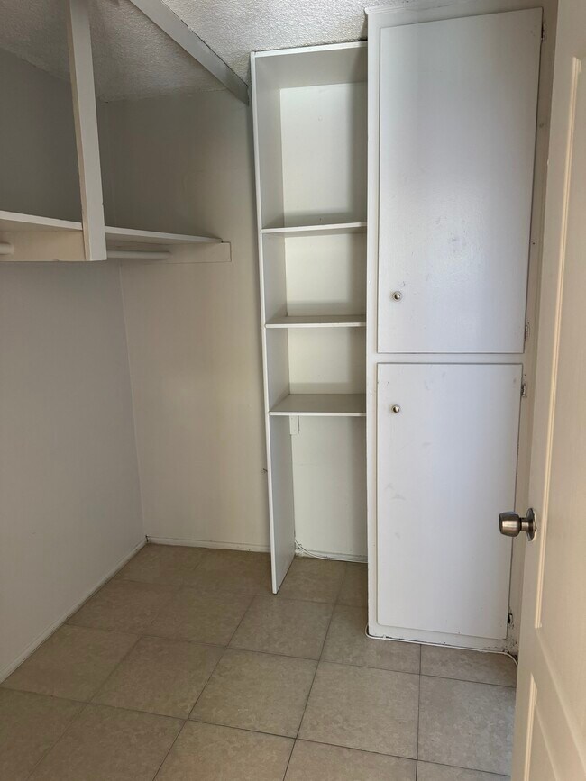 14534 Saticoy St Unidad 4