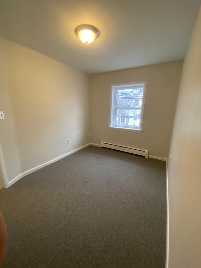 Photo - 13 Clover St Apartments Unit 6