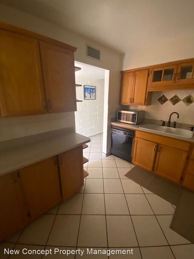 Photo - Furnished 2 bedroom Unit M