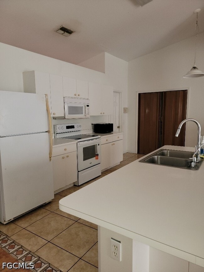 Photo - 804 Bert Ave N