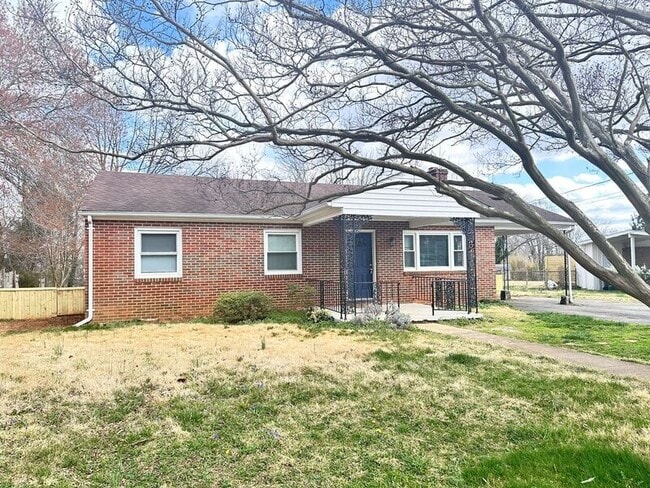 Building Photo - 1270 Peach Tree Dr