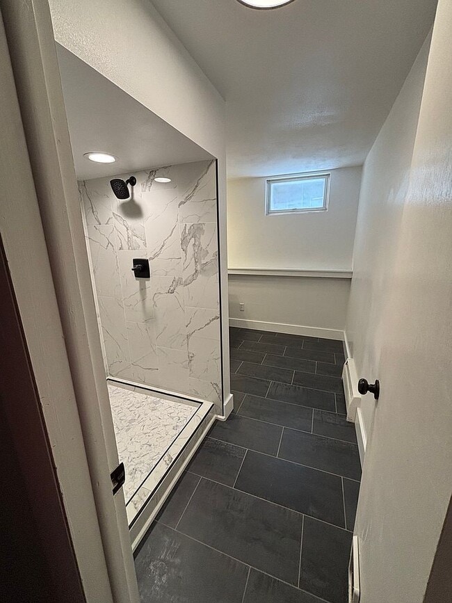 Photo - 719 E Madison St