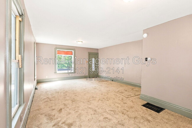 Photo - 2205 10th Ave S