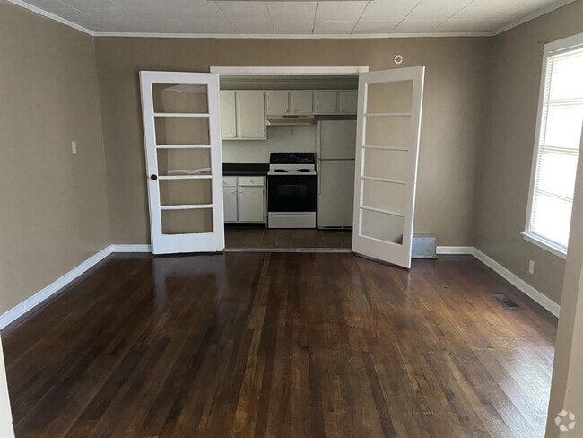 Building Photo - 1610 E Park Ave Rental