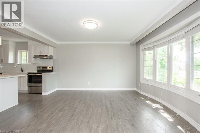 Photo - 2 Wolfdale Pl