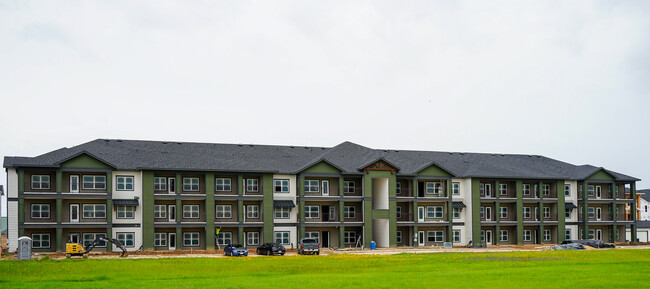 Saxon Pond Flats - Saxon Pond Flats Apartments