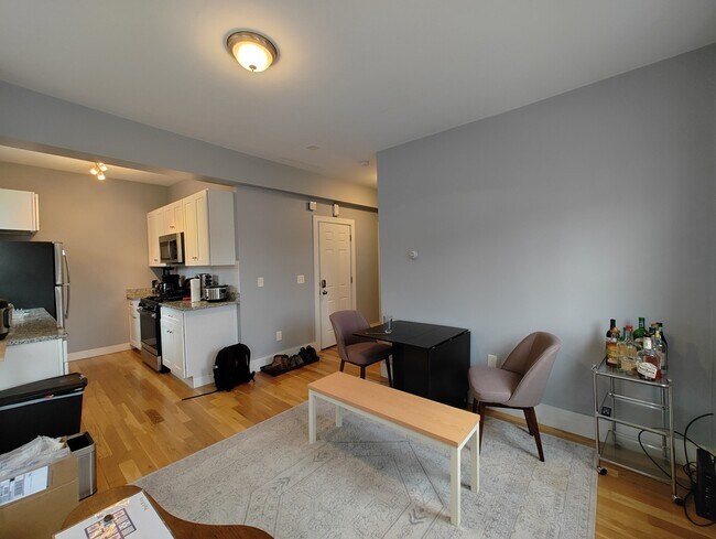 289 Beacon St Unit 1