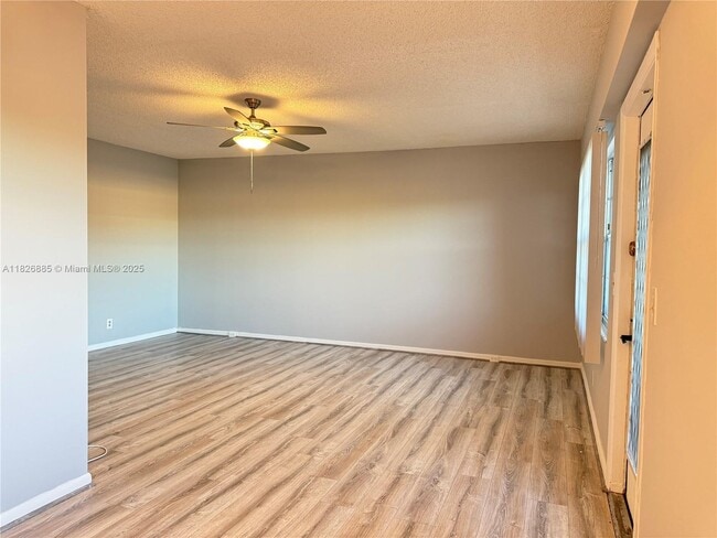 Photo - 114 Brighton C Unidad 114