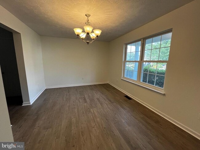 Photo - 1970 Cidermill Ln