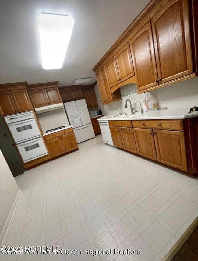 Photo - 6 Teabury Ln