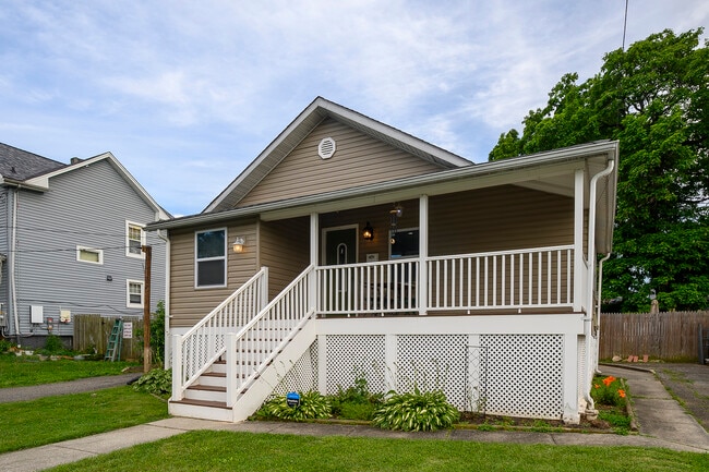 Photo - 237 3rd Ave