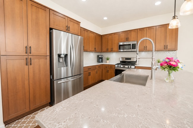 Photo - 402 NE 77th Ave