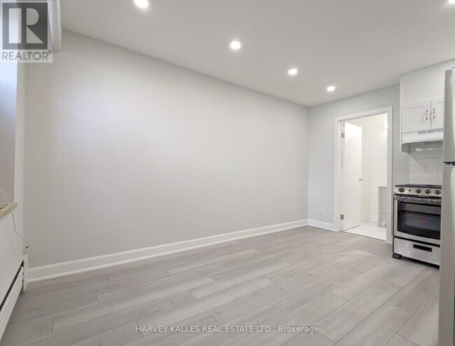 Photo - 125 Shelborne Ave Unité 1A