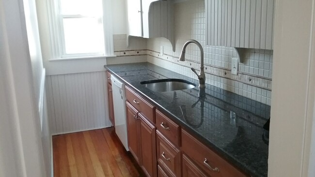 Photo - 10 Elsmere Ave Unidad Second floor